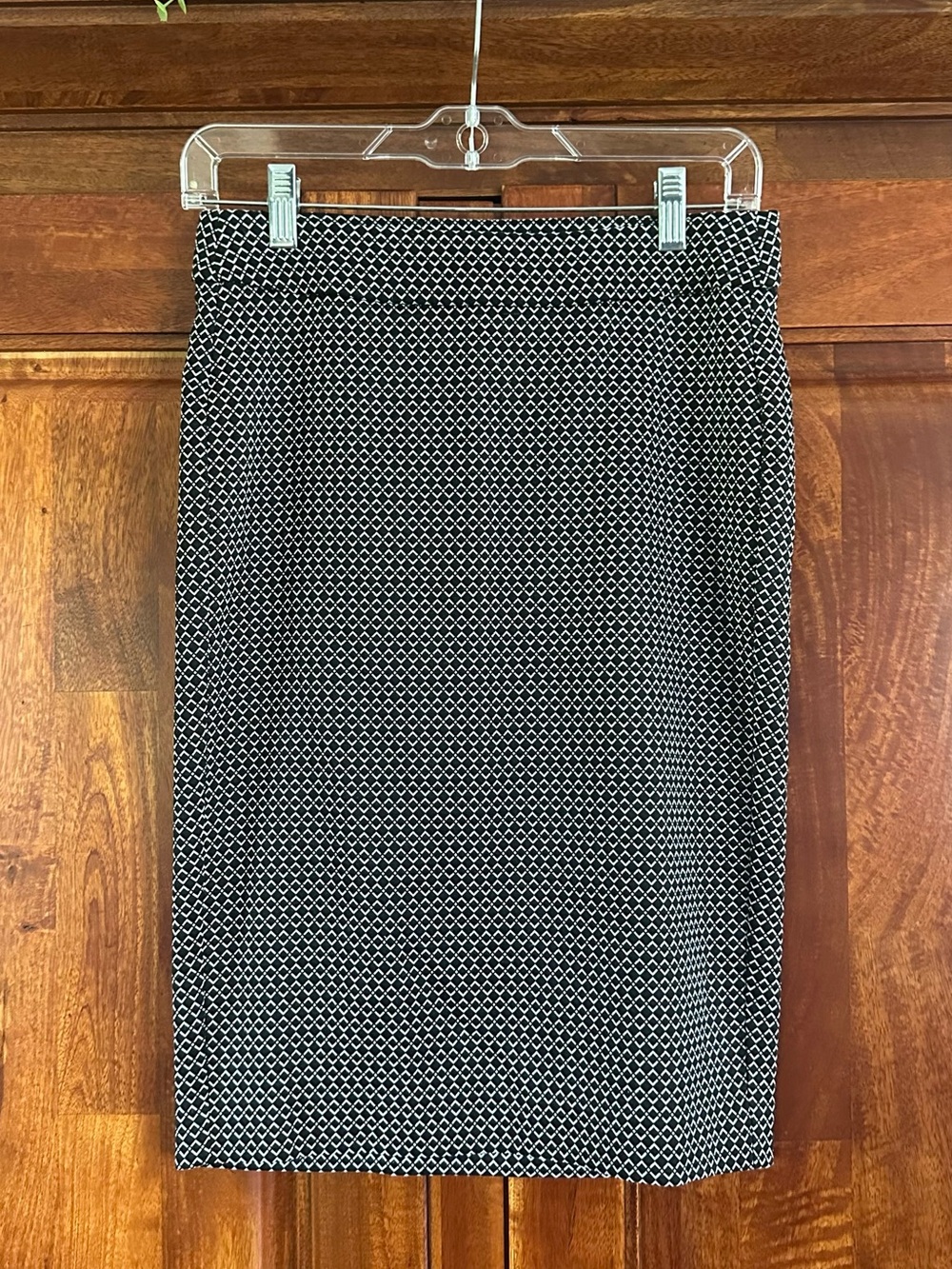 Elle Black & White Geometric Pencil Skirt